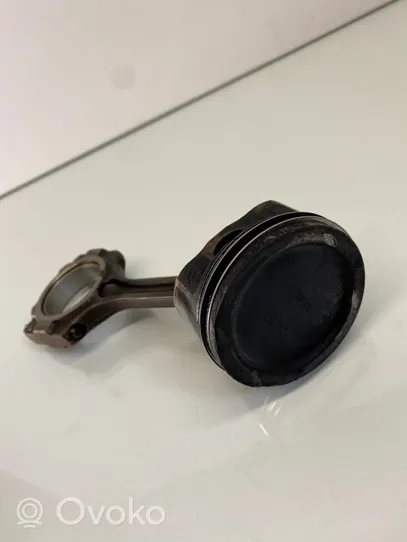 Hyundai i20 (PB PBT) Piston avec bielle G4LA