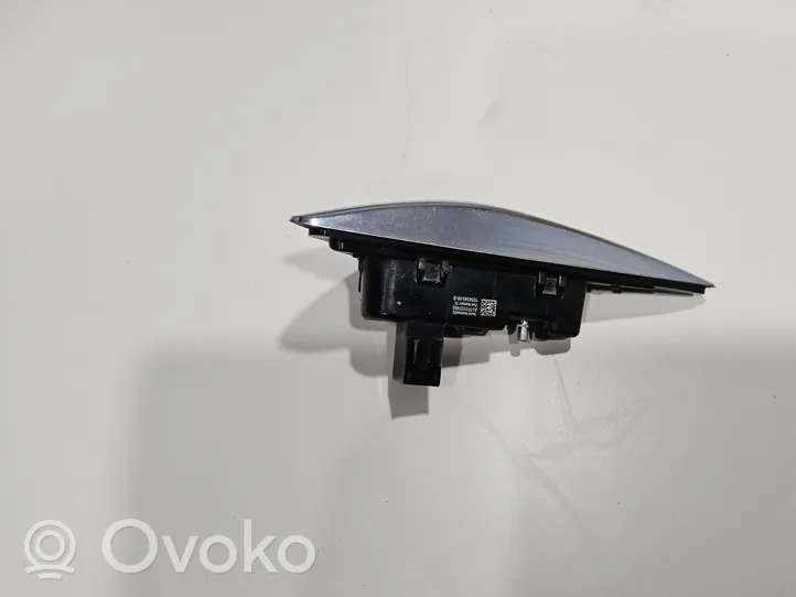 Tesla Model X Sparno posūkio žibintas 103434500B