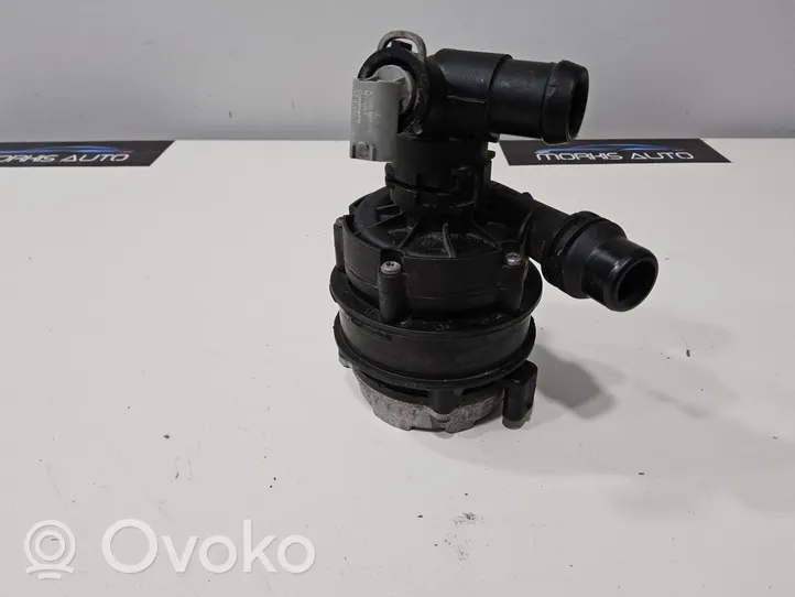 Mercedes-Benz C W205 Pompe à eau de liquide de refroidissement A0005002686