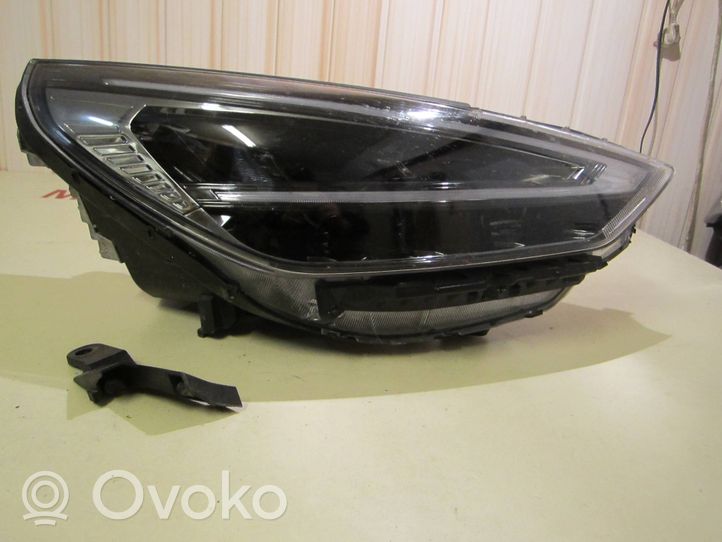 Hyundai i30 Lampa przednia 92102G4600