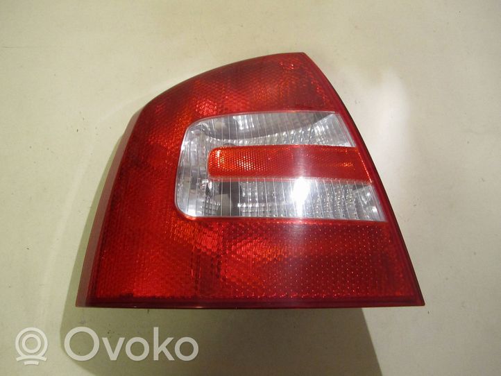 Skoda Octavia Mk2 (1Z) Luci posteriori 1Z5945111A