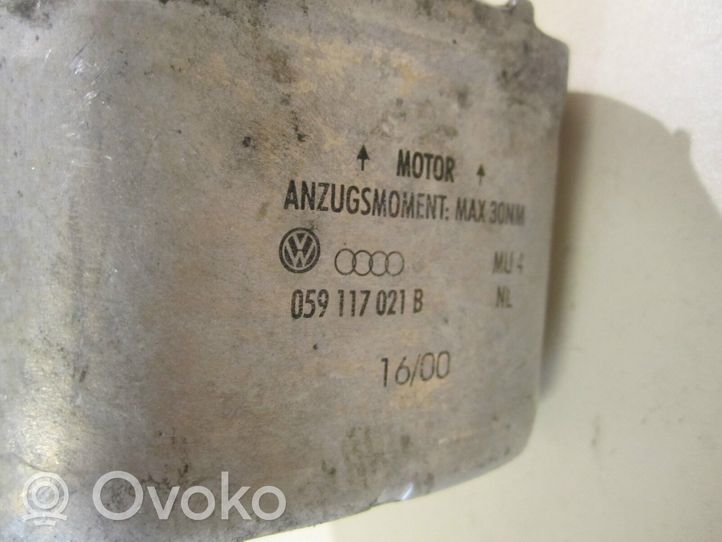 Audi A8 S8 D2 4D Öljynsuodattimen kannake 059117021B