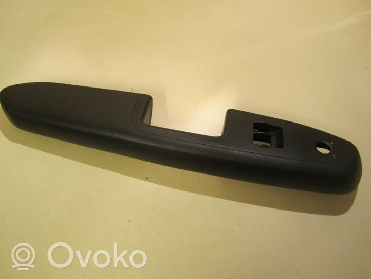 Audi A4 S4 B5 8D Rivestimento della maniglia interna per portiera anteriore 8E1867173