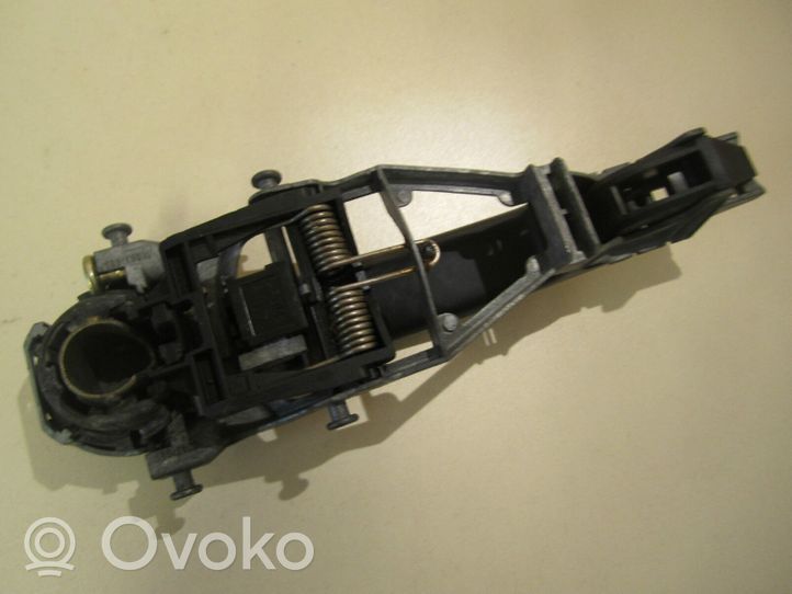 Volkswagen Golf V Klamka zewnętrzna drzwi przednich 1K0837885