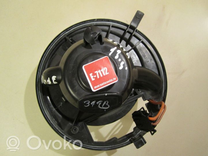 Volkswagen Jetta VI Heater fan/blower 35987694C