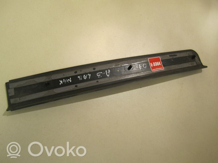 Audi A3 S3 8P Takaoven kynnyksen suojalista 8P4853558C