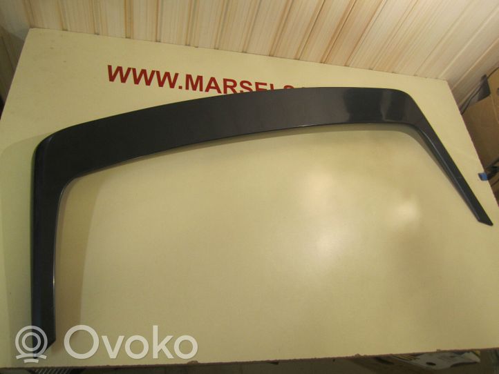 Volkswagen PASSAT B3 Tailgate/trunk spoiler 357827933B