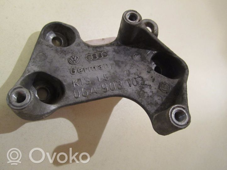 Audi A3 S3 8L Support de générateur / alternateur 06A903103