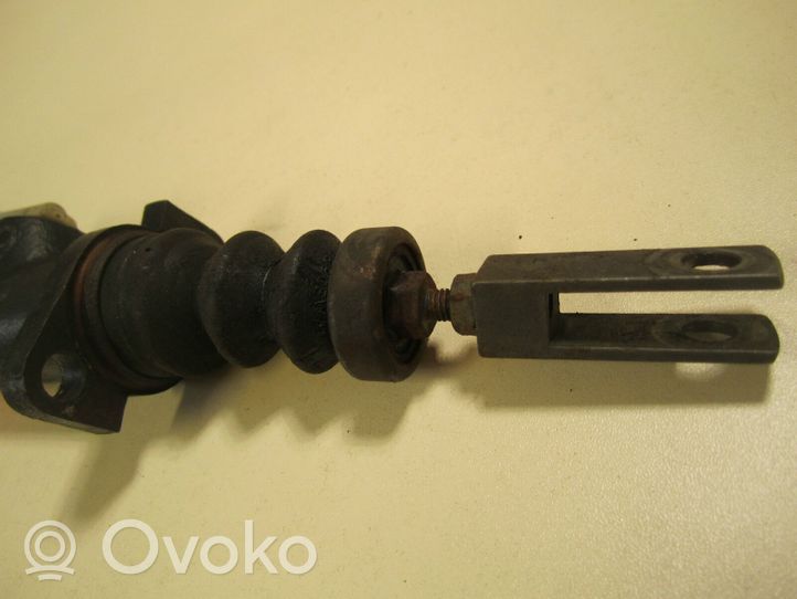 Audi 100 200 5000 C3 Główny cylinder sprzęgła 893721401B