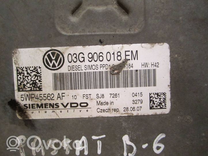 Volkswagen PASSAT B6 Calculateur moteur ECU 03G906018EM
