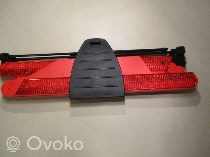 Volkswagen PASSAT B6 Staffa supporto del triangolo d’emergenza 3C5860285