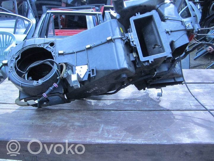 Audi 80 90 S2 B4 Salono oro mazgo komplektas 8A1820005AJ