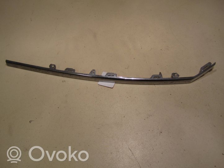 Volkswagen PASSAT B7 Grille calandre supérieure de pare-chocs avant 3AA853651A