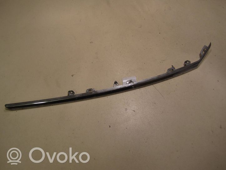 Volkswagen PASSAT B7 Grille calandre supérieure de pare-chocs avant 3AA853651A