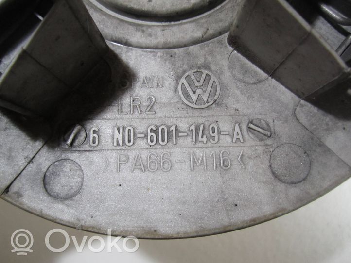 Volkswagen Polo III 6N 6N2 6NF Rūpnīcas varianta diska centra vāciņš (-i) 6N0601149A