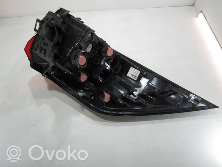 Toyota RAV 4 (XA50) Lampa tylna 8155042230