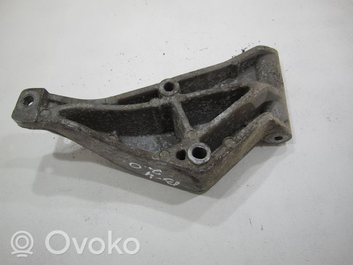 Audi 80 90 S2 B4 Supporto di montaggio della pompa del servosterzo 053145515