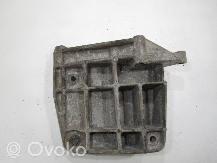 Audi 80 90 S2 B4 Staffa di montaggio del compressore dell’A/C 050260885D