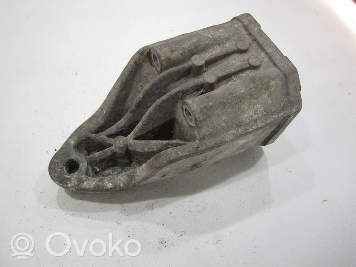 Audi Coupe Galinio reduktoriaus kronšteinas 893599132