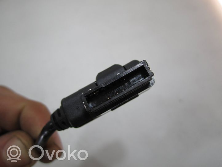 Volkswagen Golf VI Connettore plug in USB 5N0035558