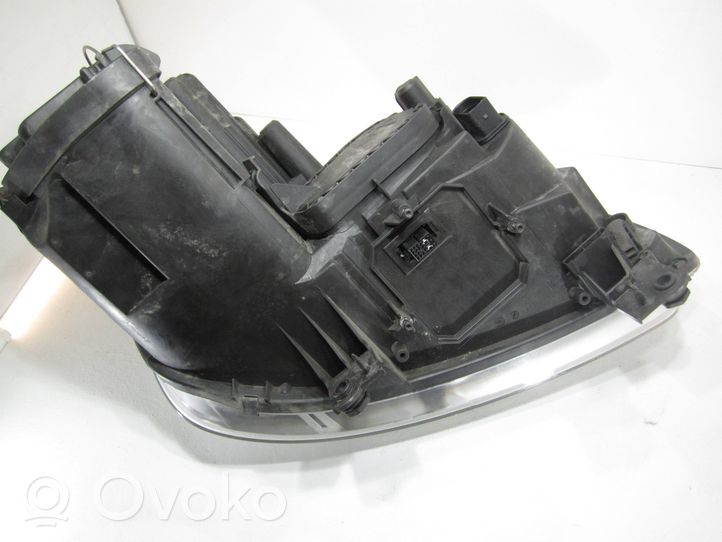 Volkswagen Touran I Lampa przednia 1T0941031F