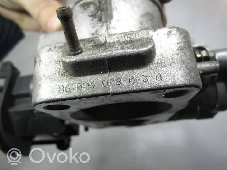 Audi A4 S4 B5 8D Valvola a farfalla 078063Q