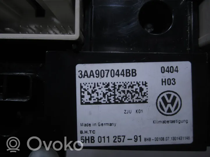 Volkswagen PASSAT CC Module unité de contrôle climatisation 3AA907044BB