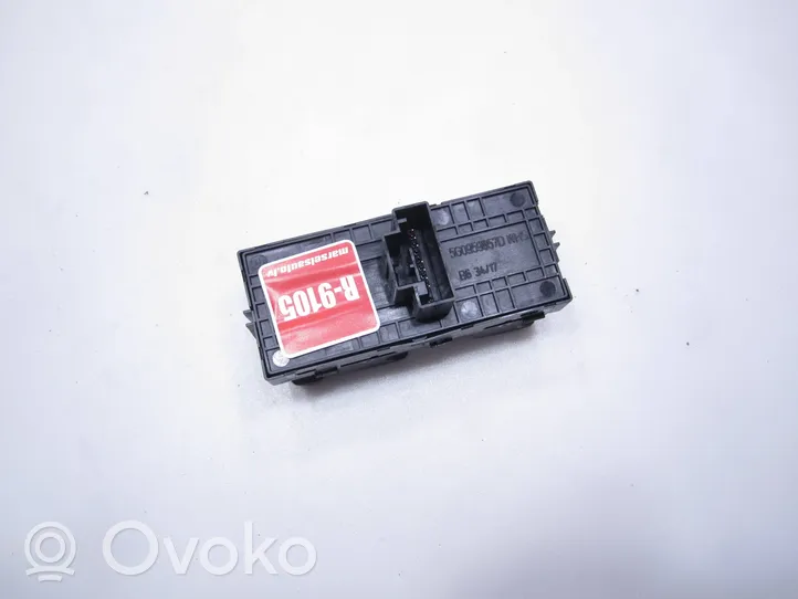 Volkswagen PASSAT B8 Interruptor del elevalunas eléctrico 5G0959857D