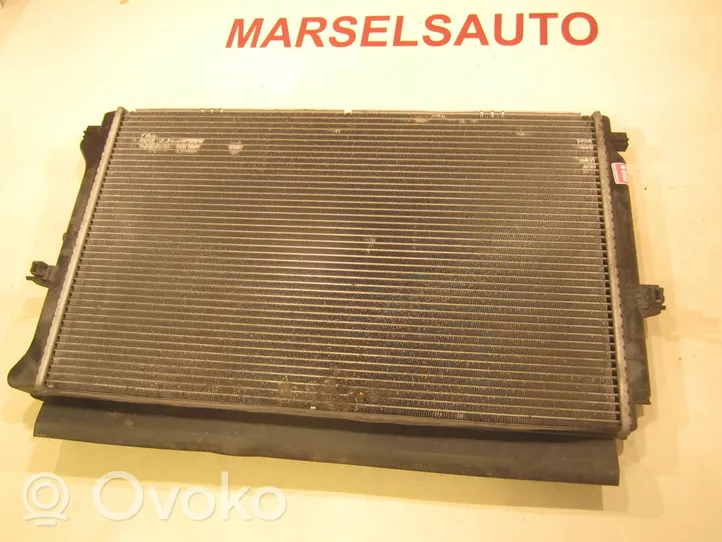 Volkswagen PASSAT B8 Aušinimo skysčio radiatorius 5Q0121251GD