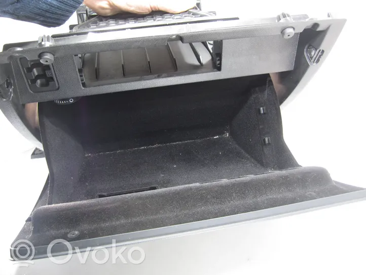 Volkswagen PASSAT B8 Glove box set 3G1857097N