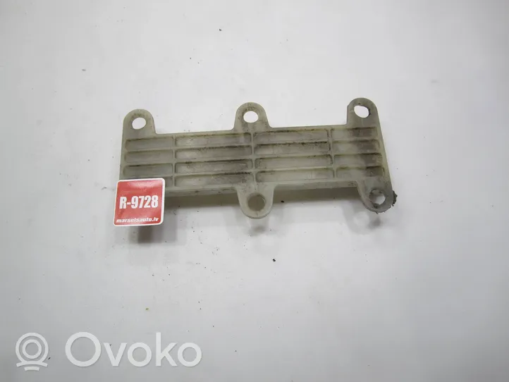 Audi 80 90 B3 Soporte del parachoques delantero 893807477