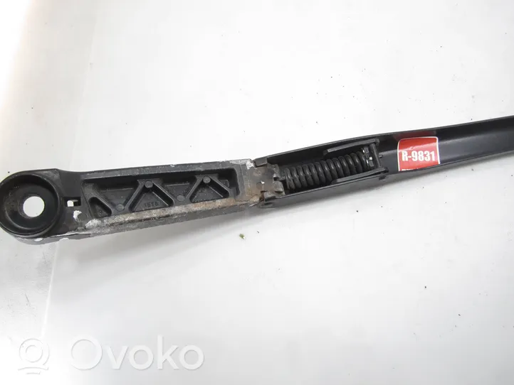 Honda Civic Ramię wycieraczki szyby przedniej / czołowej V7193