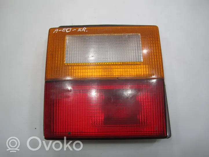 Audi 80 90 B2 Luces portón trasero/de freno 811945093C