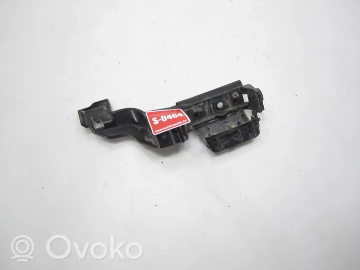 Audi A4 S4 B8 8K Staffa angolare del supporto di montaggio del paraurti 8K9807889B