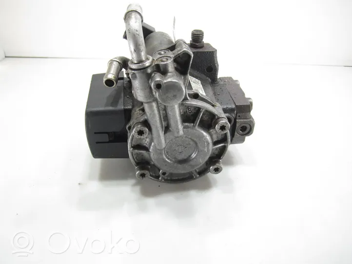 Volkswagen Polo V 6R Polttoaineen ruiskutuksen suurpainepumppu 03L130755E