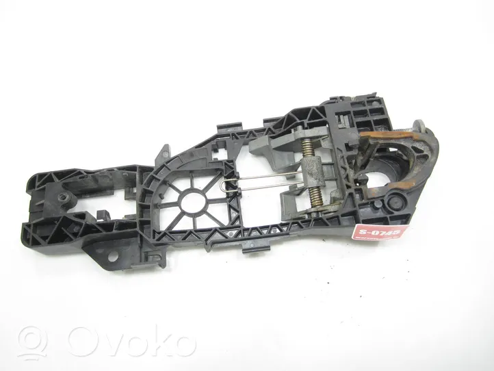 Volkswagen PASSAT B6 Halterung Türgriff hinten 3C0837885G