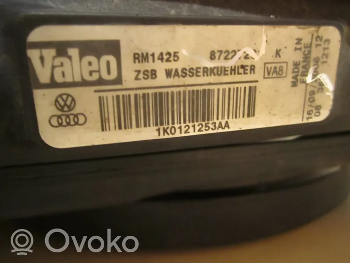 Volkswagen PASSAT B6 Aušinimo skysčio radiatorius 1K0121253AA