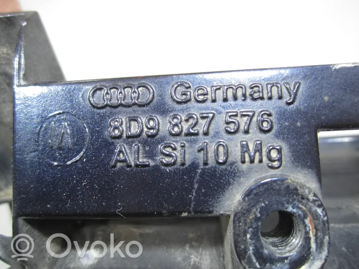 Audi A4 S4 B5 8D Listwa oświetlenie tylnej tablicy rejestracyjnej 8D9827576