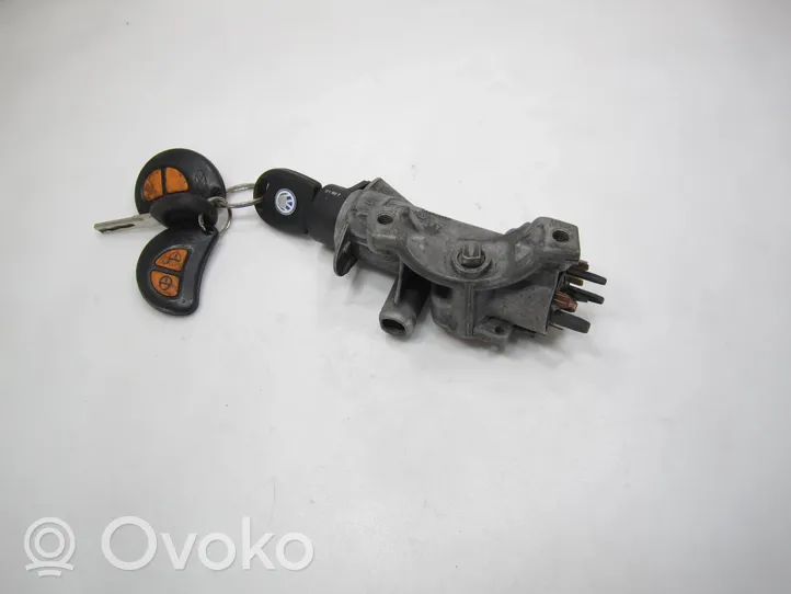 Audi A4 S4 B5 8D Ignition lock 4B0905851