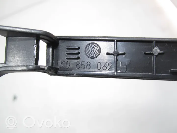 Volkswagen Golf V Ilmastointi-/lämmityslaitteen säätimen kehys 1K0858069H