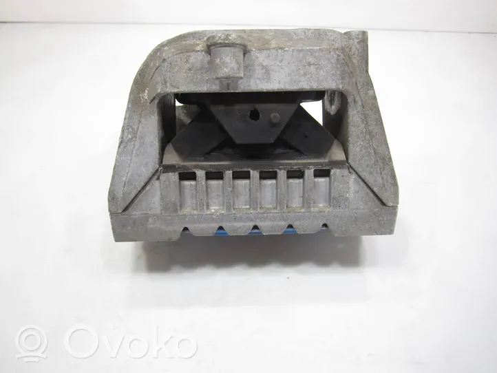 Volkswagen Golf V Supporto di montaggio del motore 1K0199262L