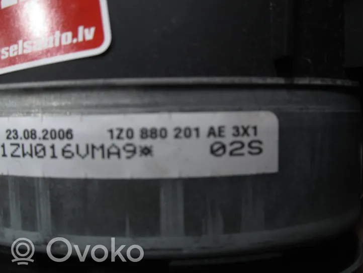 Skoda Octavia Mk2 (1Z) Ohjauspyörän turvatyyny 1Z0880201AE