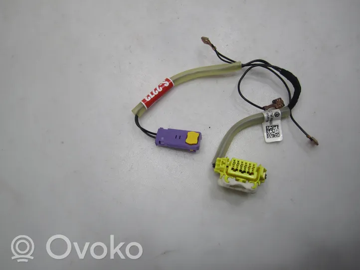 Skoda Octavia Mk2 (1Z) Cableado del accionador del airbag 1K0971584