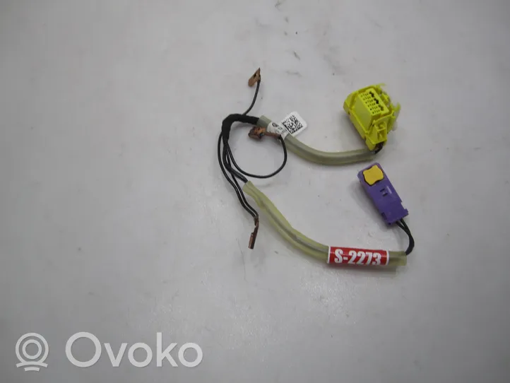 Skoda Octavia Mk2 (1Z) Cableado del accionador del airbag 1K0971584