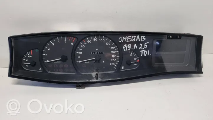 Opel Omega B1 Compteur de vitesse tableau de bord 90565738PS