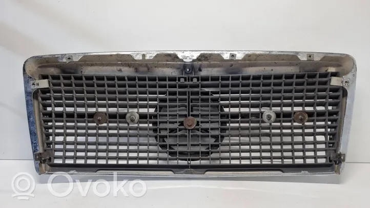 Mercedes-Benz 190 W201 Atrapa chłodnicy / Grill 2018880023