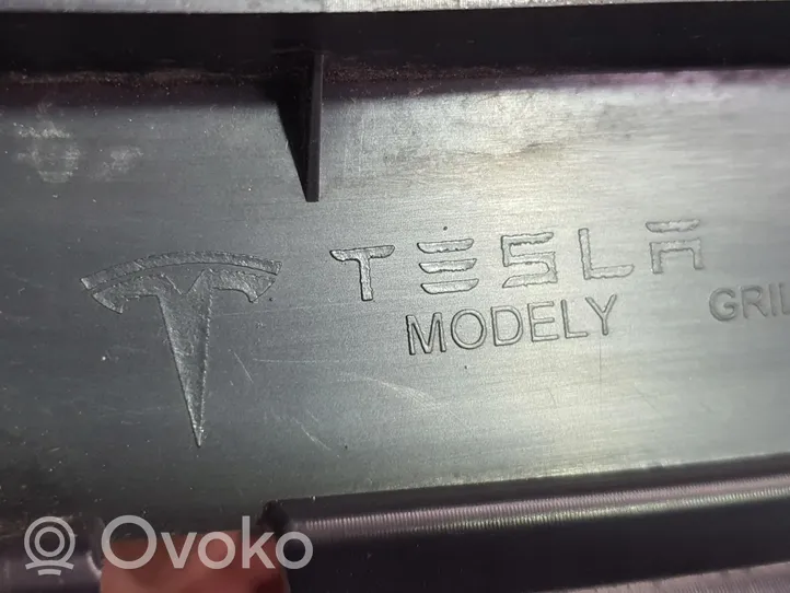 Tesla Model Y Kratka dolna zderzaka przedniego 1493759-00-A