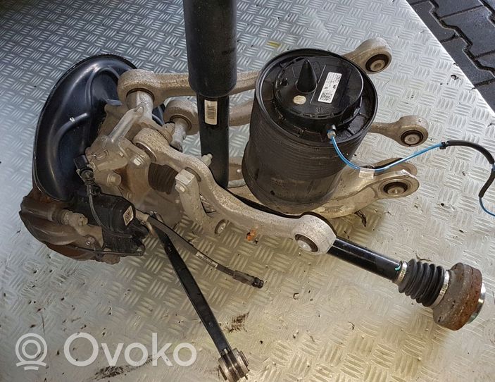 Audi Q7 4M Galinės važiuoklės komplektas 4M0616031S 4M0616002P