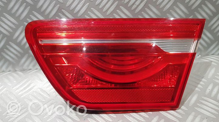 Jaguar XE Lampy tylnej klapy bagażnika 