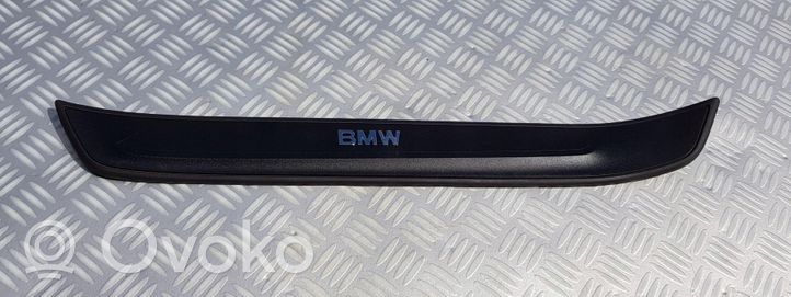 BMW X1 E84 Sivuhelman/astinlaudan suoja 2990843
